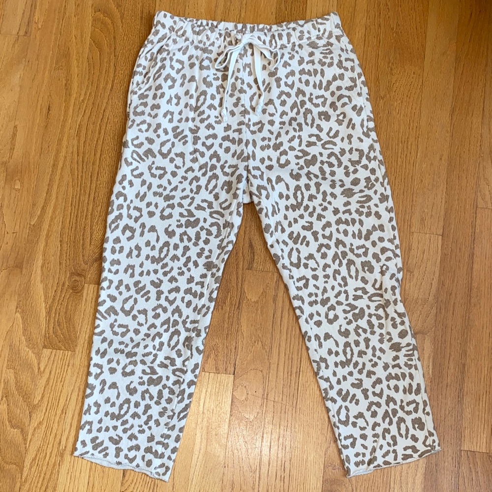 Leopard Print Cropped Sweatpants